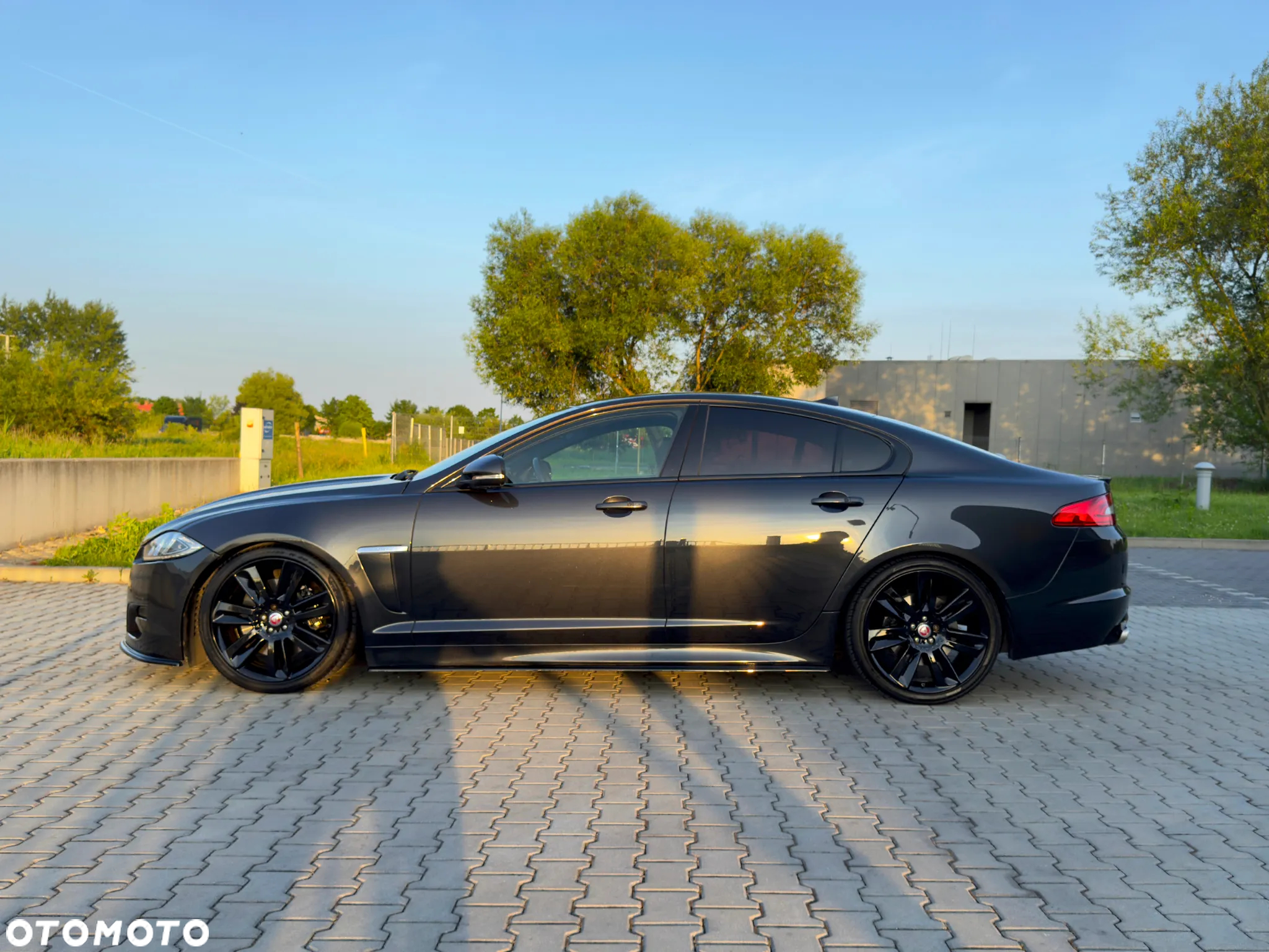 Jaguar XF 3.0 TDV6 R-Sport - 35