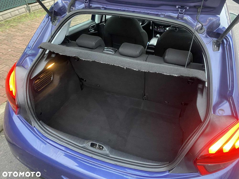 Peugeot 208 PureTech 82 Allure - 22