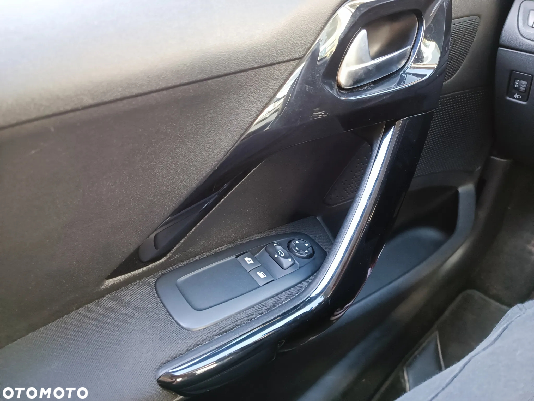 Peugeot 208 1.2 PureTech Allure S&S - 34