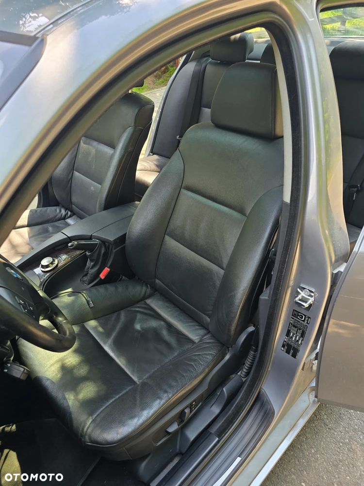 BMW Seria 5 525i - 23
