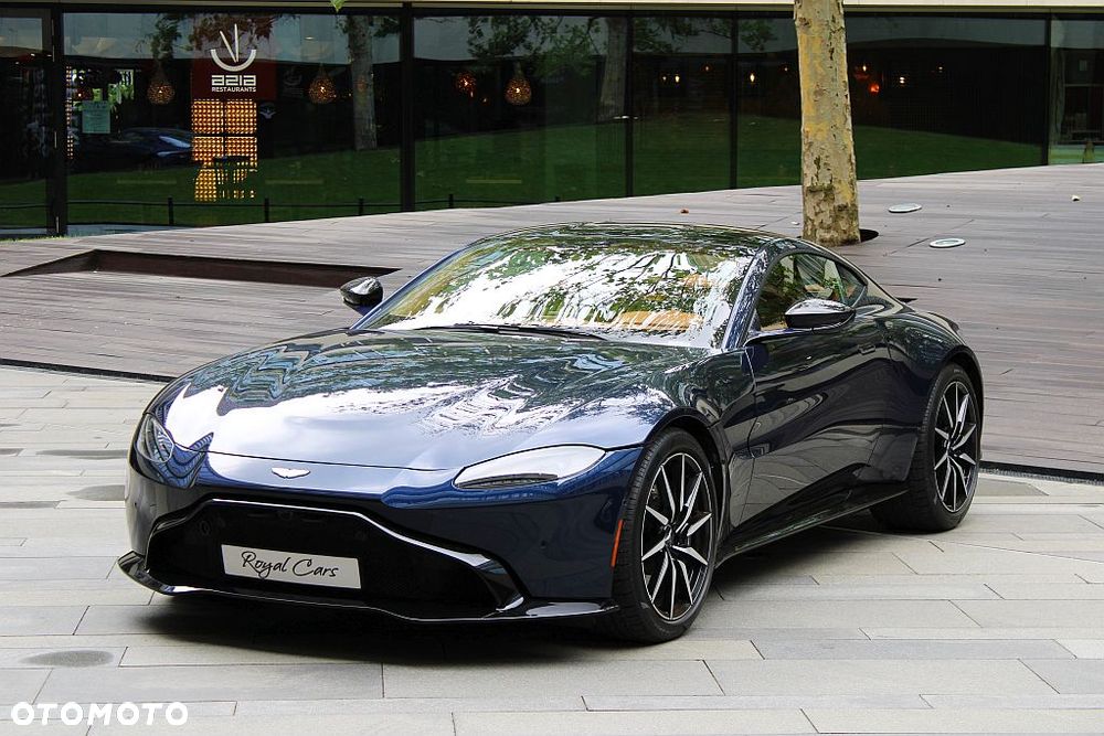 Aston Martin Vantage - 1