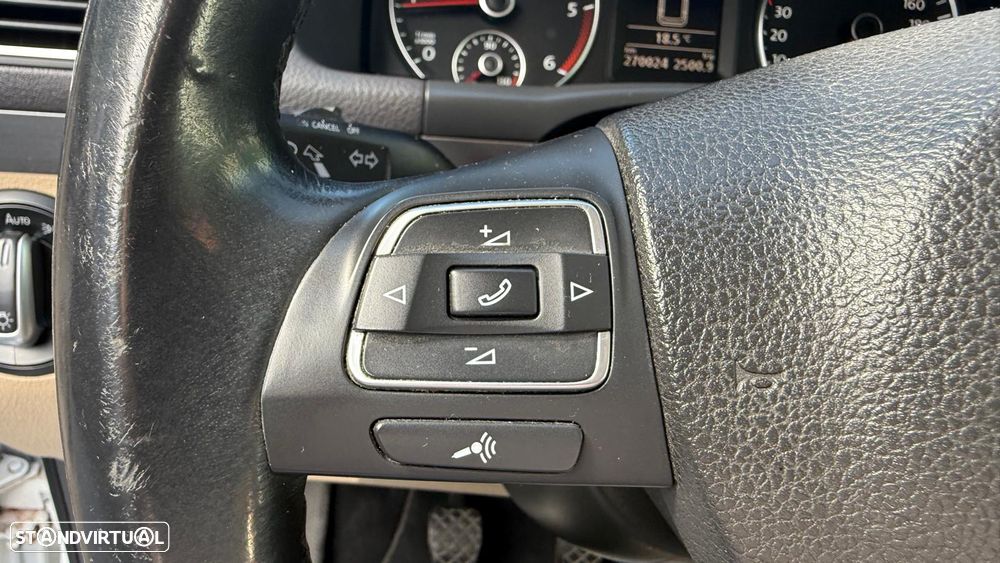 VW Touran 1.6 TDI DPF Highline - 24