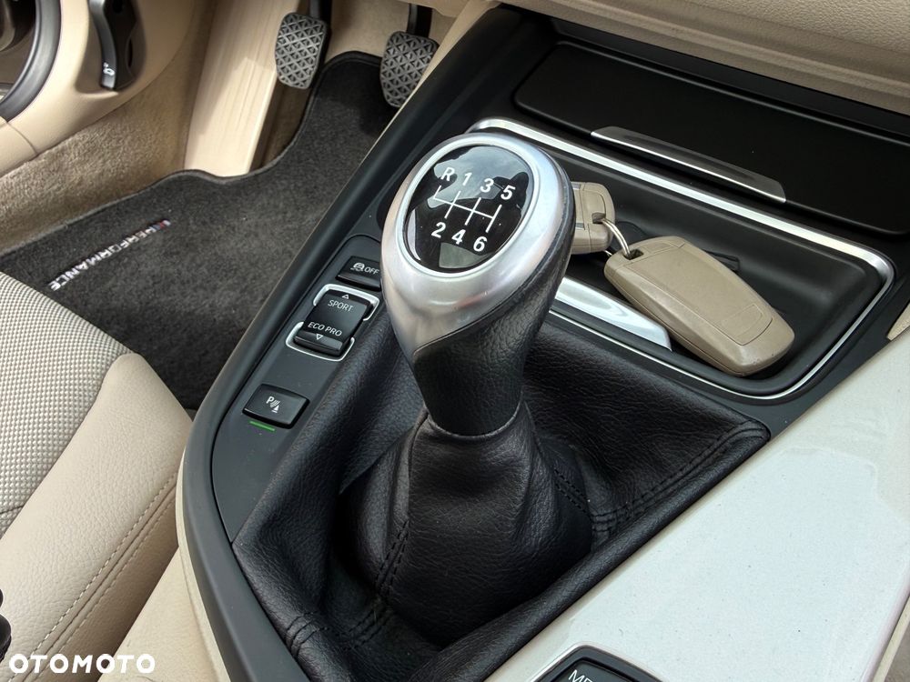 BMW Seria 3 320i Modern Line - 29