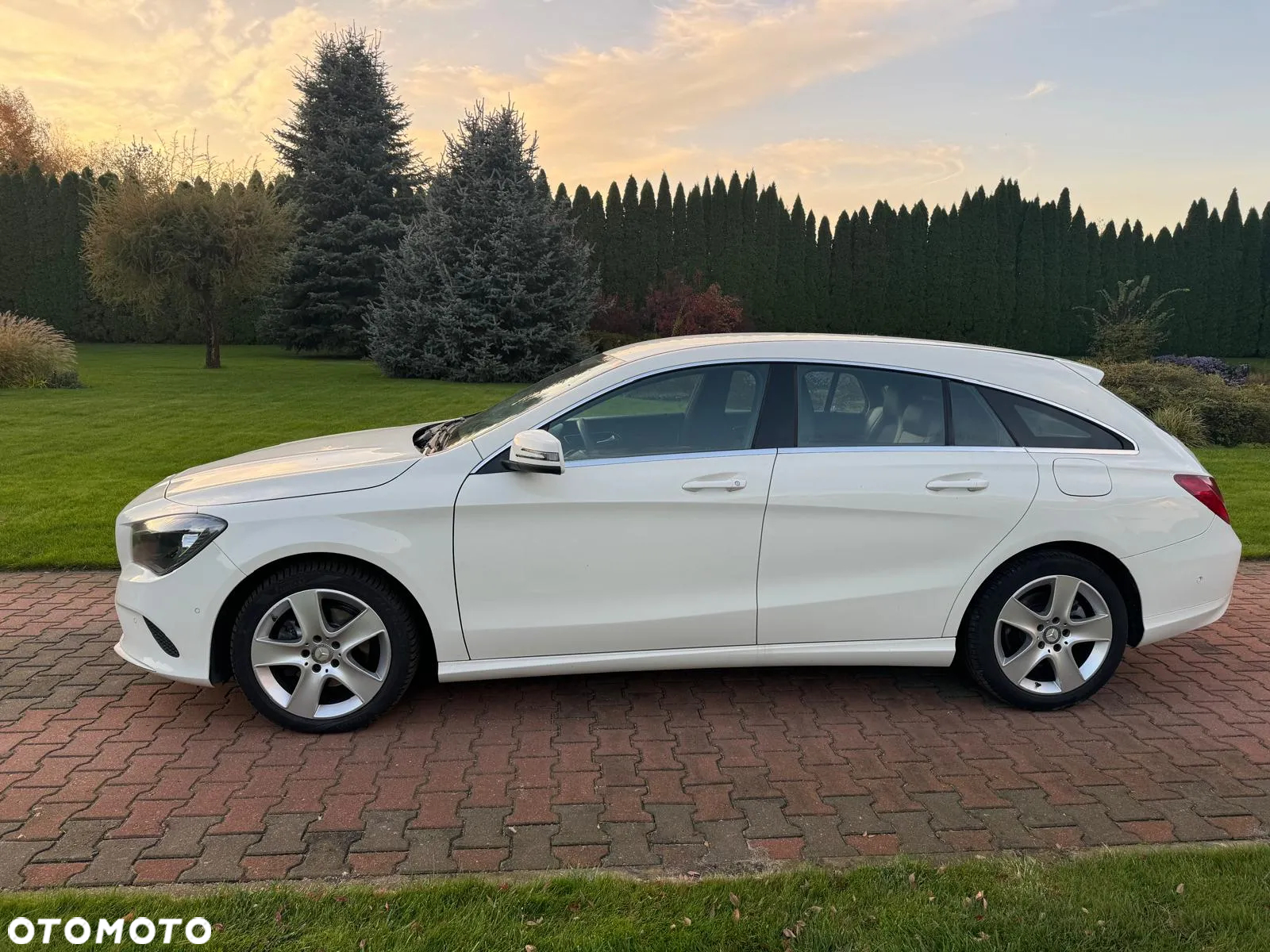 Mercedes-Benz CLA Shooting Brake 200 d 7G-DCT Urban - 15