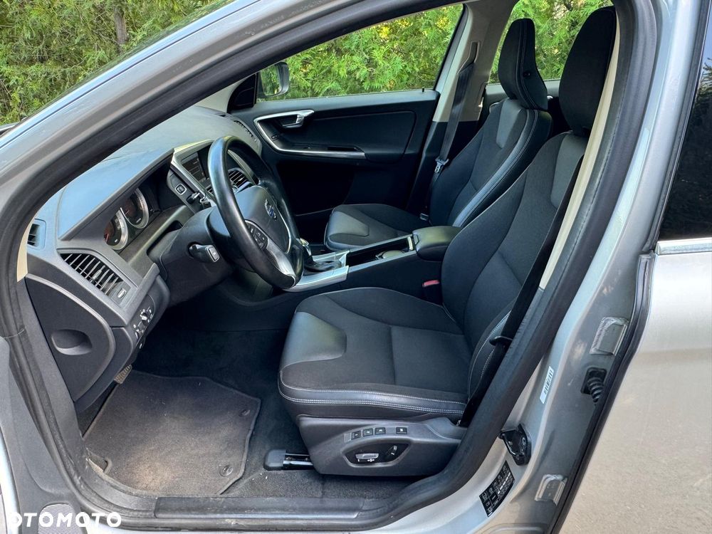 Volvo XC 60 T5 Powershift Momentum - 14