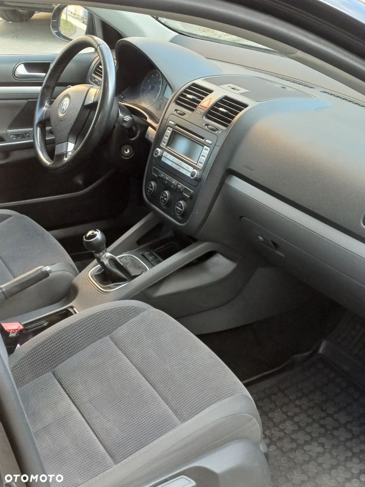 Volkswagen Golf 1.6 Comfortline - 5