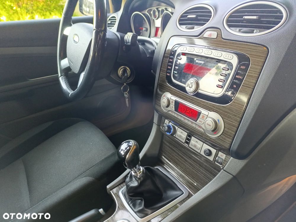 Ford Focus 2.0 TDCi Ghia - 24
