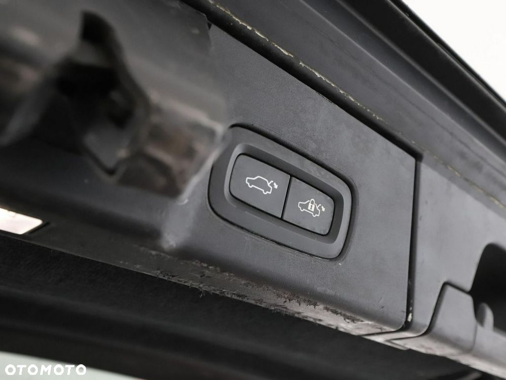 Volvo V90 D3 Momentum - 40