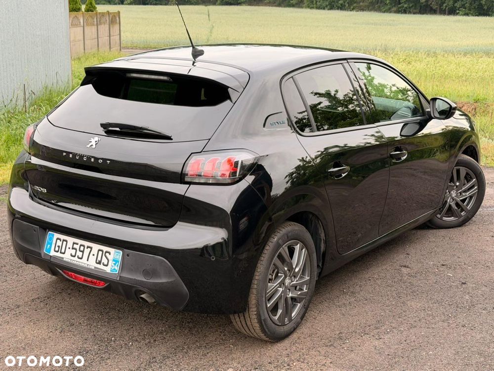 Peugeot 208 - 19