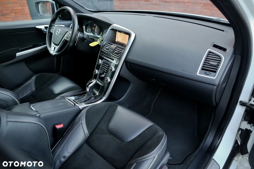 Volvo XC 60 D4 Geartronic RDesign - 23