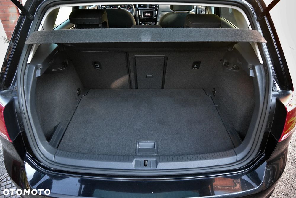 Volkswagen Golf - 25