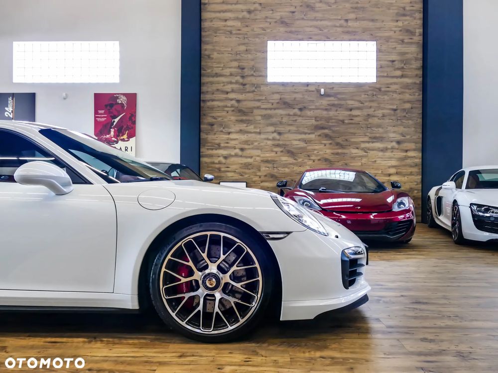 Porsche 911 Turbo S - 25