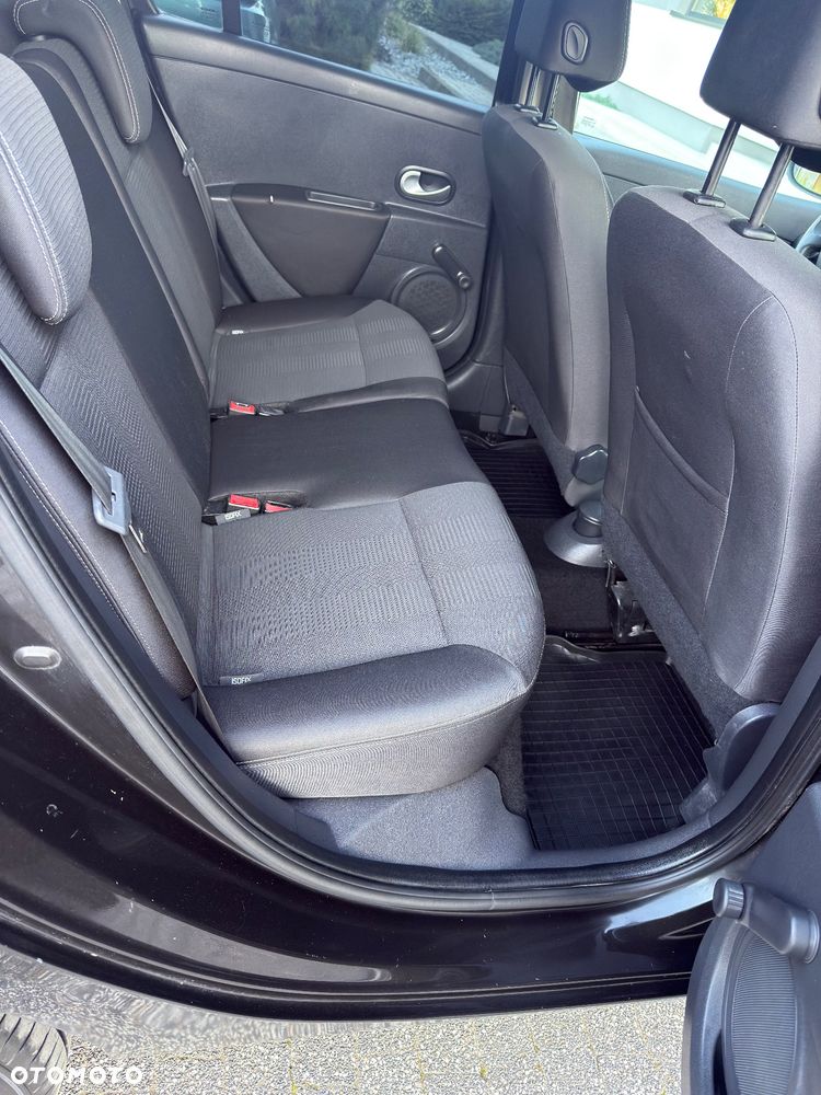 Renault Clio 1.2 16V All Inclusive - 24