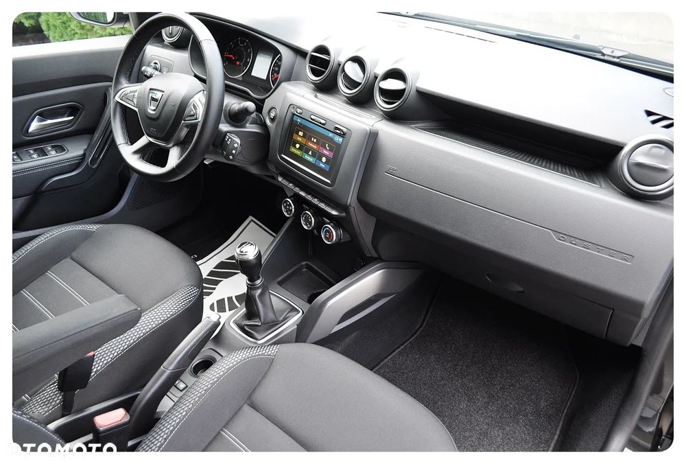 Dacia Duster 1.6 SCe Prestige - 32
