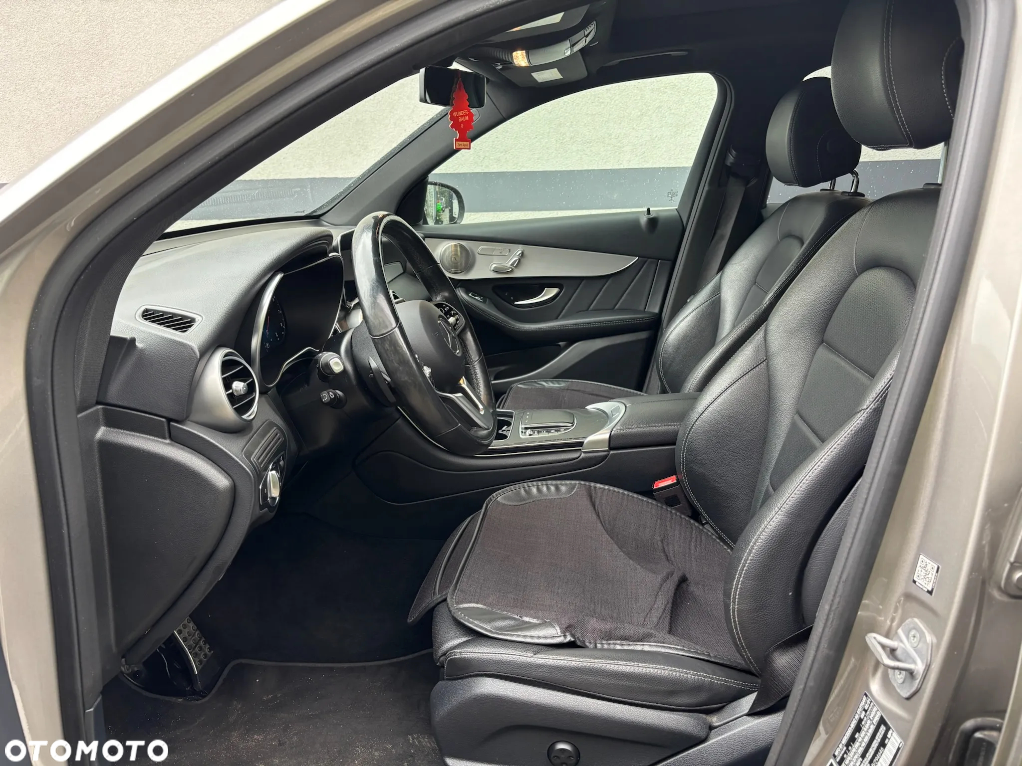 Mercedes-Benz GLC 300 4Matic 9G-TRONIC AMG Line - 12