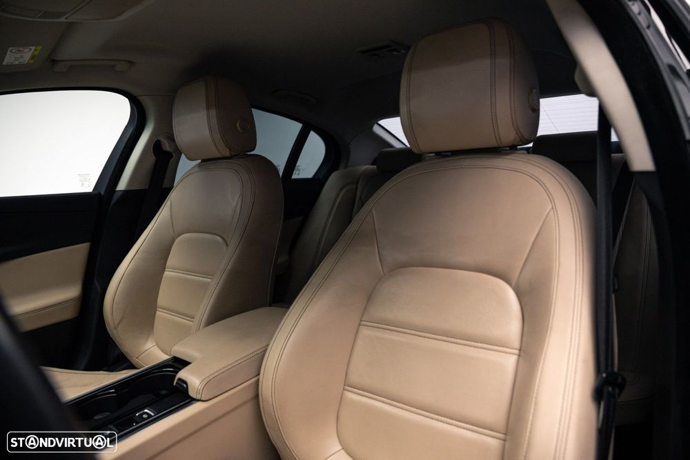 Jaguar XE 2.0 D Prestige Aut. - 20