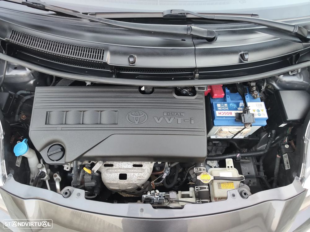 Toyota Yaris 1.33 VVT-i High Pack+NAVI MM - 16