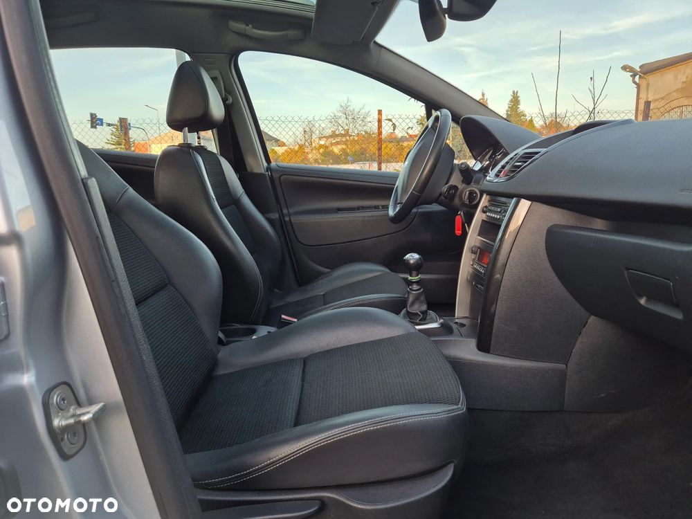 Peugeot 207 110 HDi FAP (Blue Lion) Premium - 17