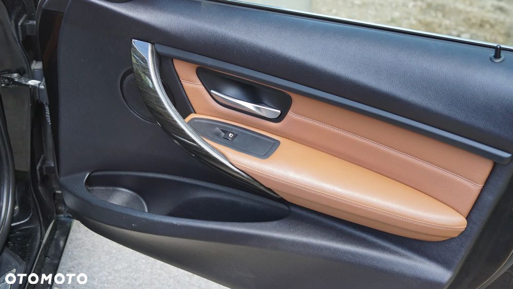 BMW Seria 3 320d Luxury Line - 35