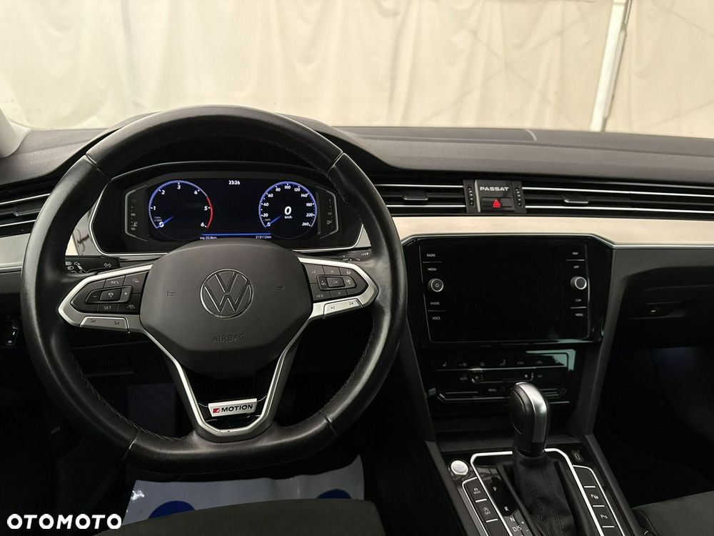 Volkswagen Passat - 15