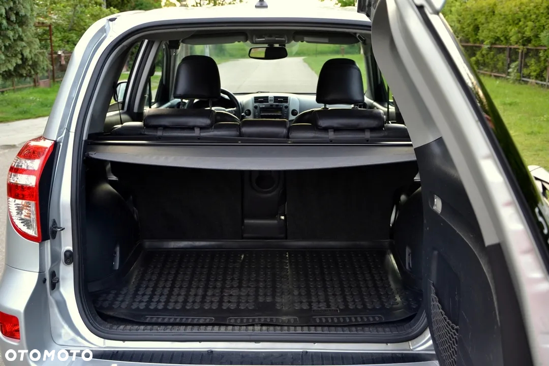 Toyota RAV4 2.2 D-4D 4x4 Executive - 24