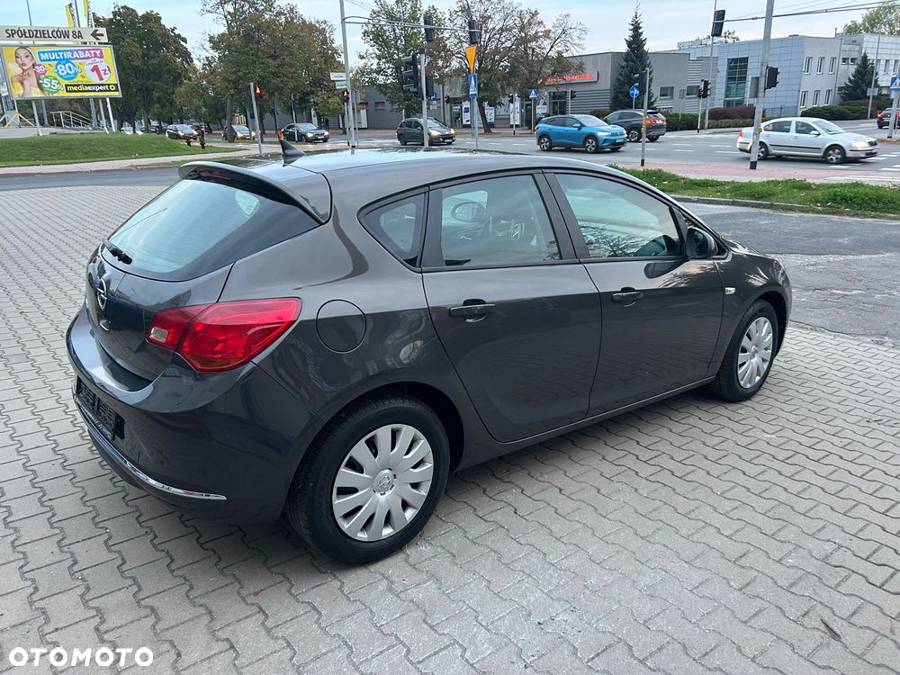 Opel Astra 1.4 Turbo Style - 4