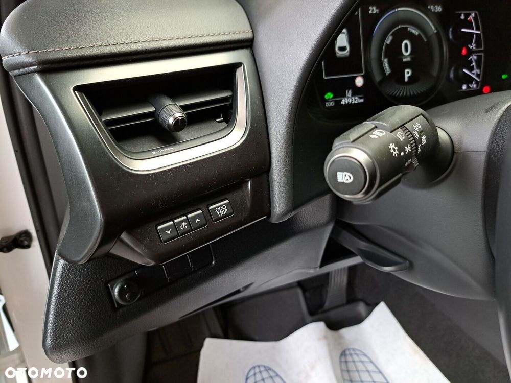 Lexus UX 250h GPF Business Edition 2WD - 29