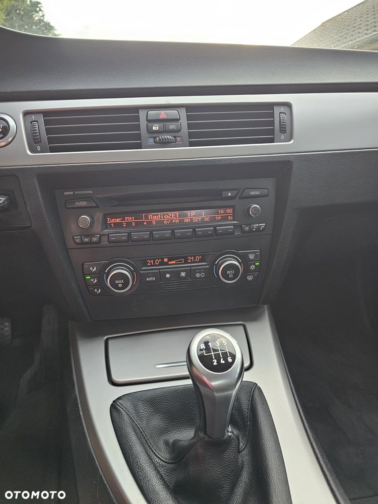BMW Seria 3 318i - 6