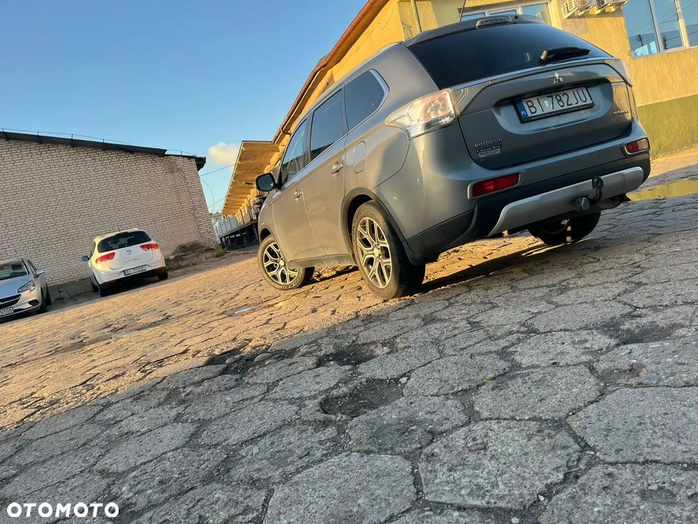 Mitsubishi Outlander 2.0 Intense 4WD CVT - 9