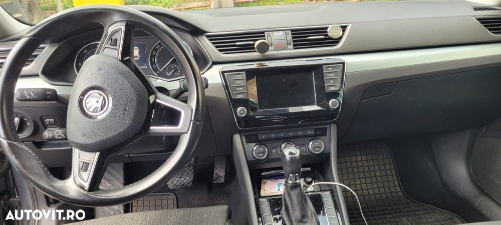 Skoda Superb Combi 2.0 TDI DSG Ambition - 13