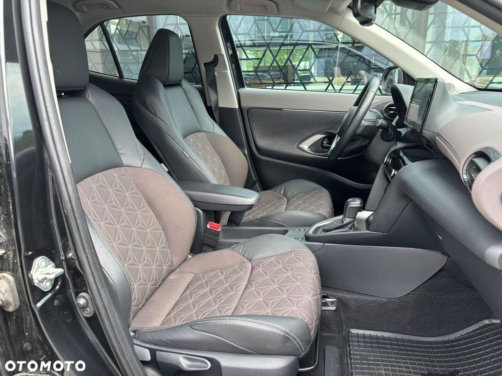 Toyota Yaris Cross Hybrid 1.5 Executive - 24