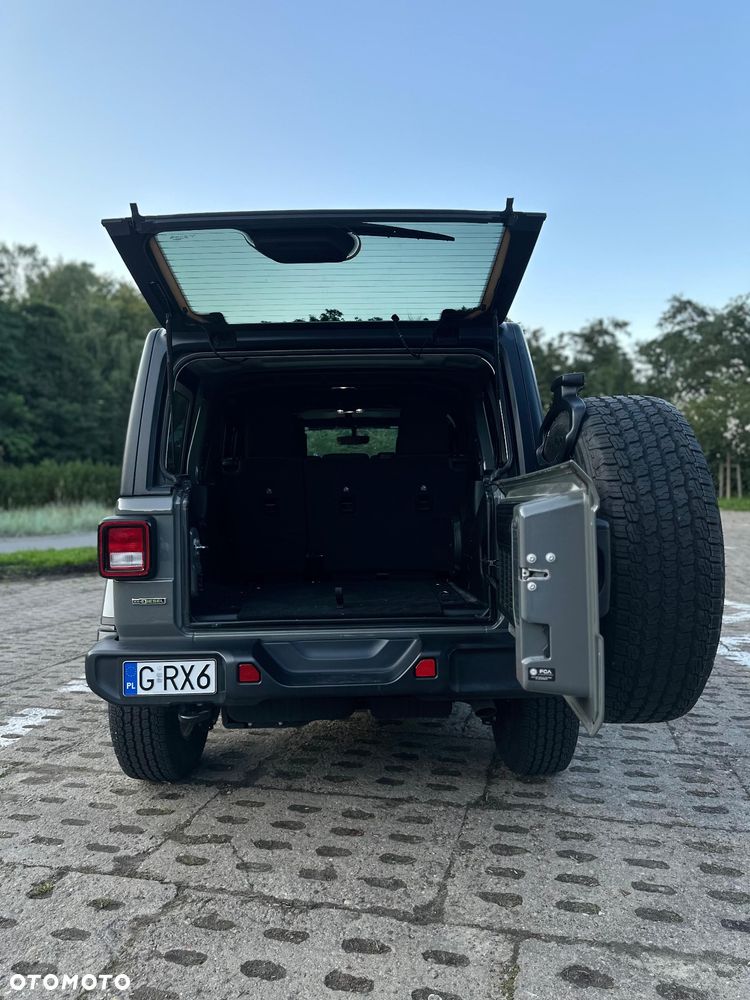 Jeep Wrangler - 23