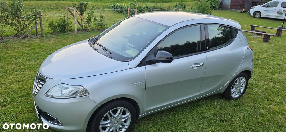 Lancia Ypsilon 1.2 8V Silver - 10
