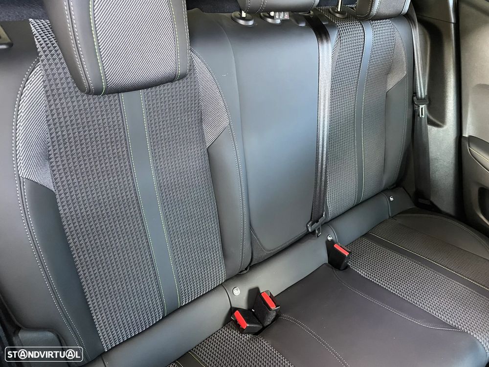 Peugeot 2008 PureTech 130 Stop&Start GT-Line Edition - 17