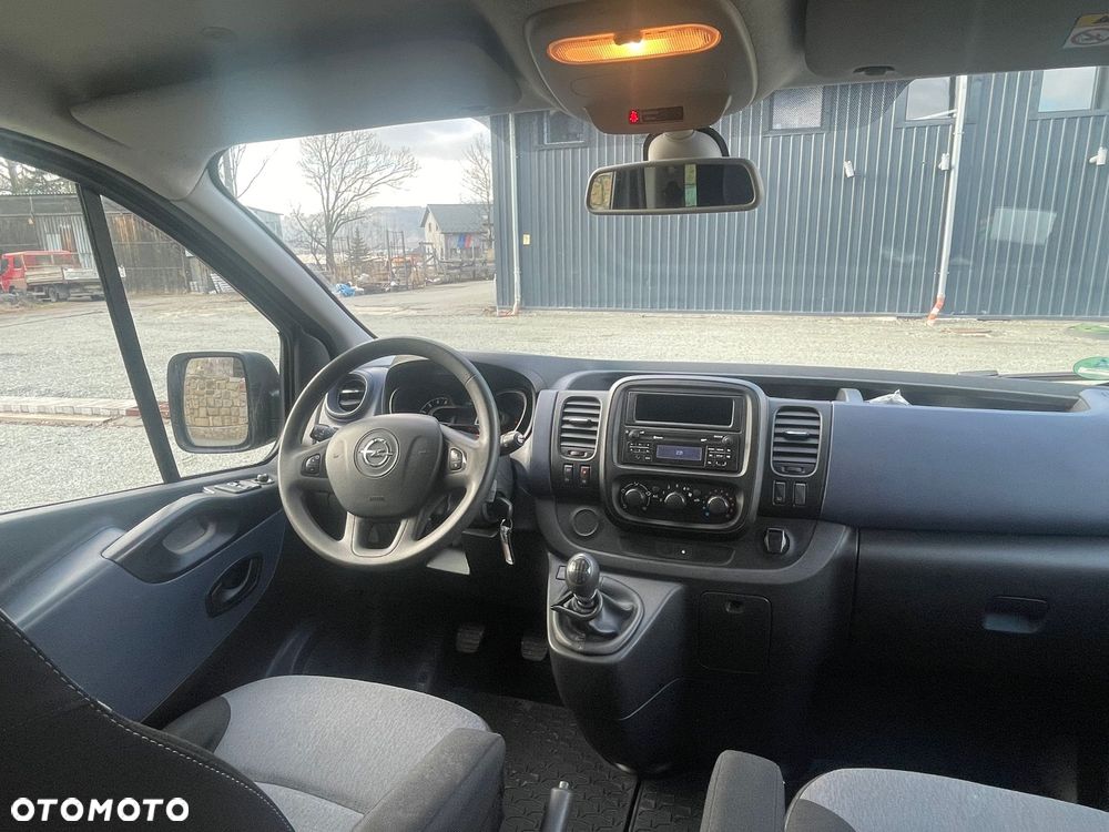 Opel Vivaro - 8