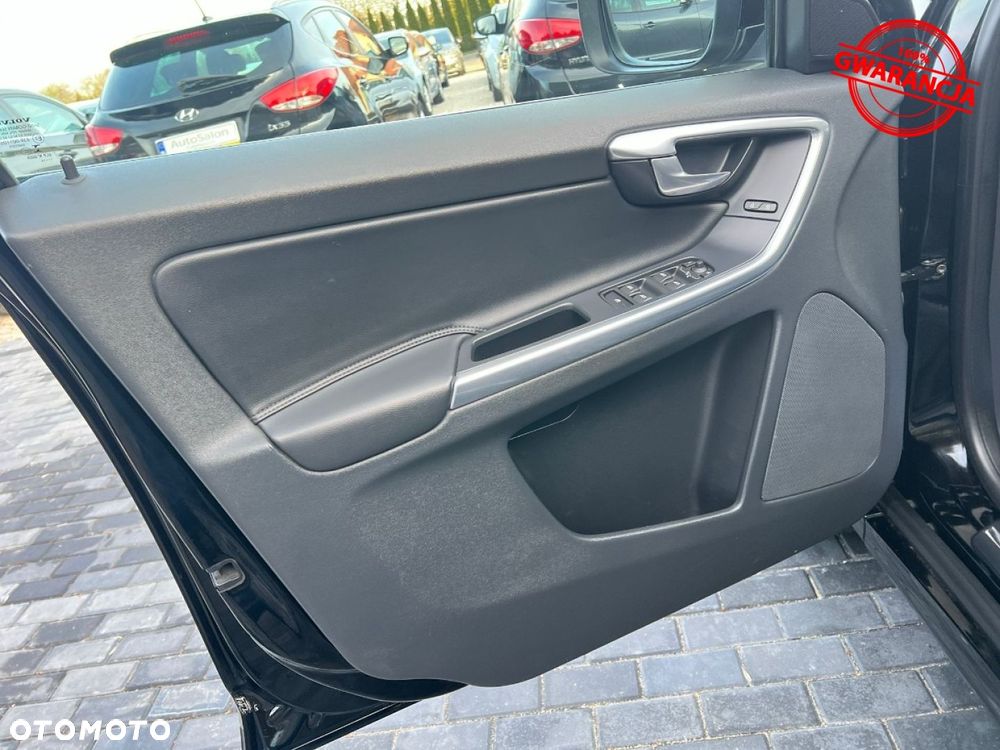 Volvo XC 60 D5 AWD R-Design Summum - 40