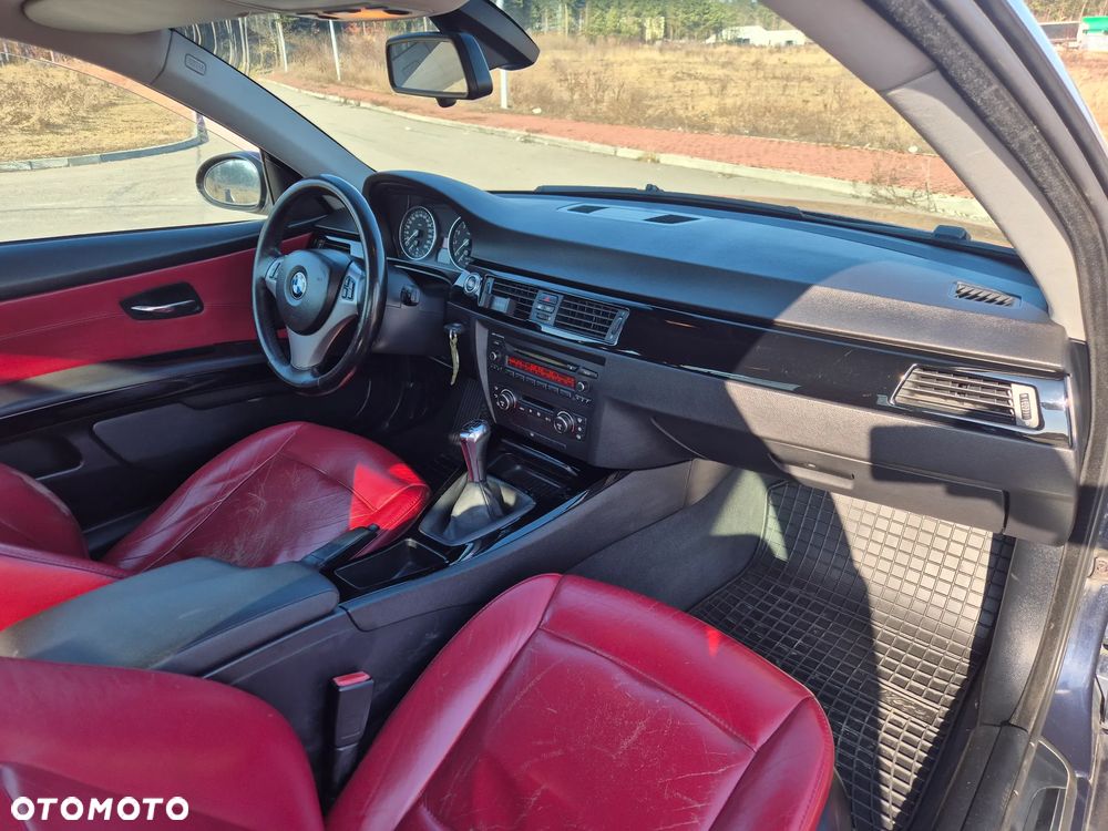 BMW Seria 3 330i - 11