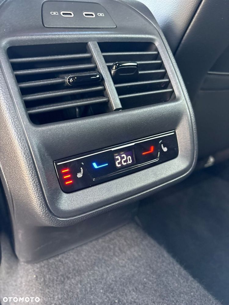 Volkswagen Passat - 36