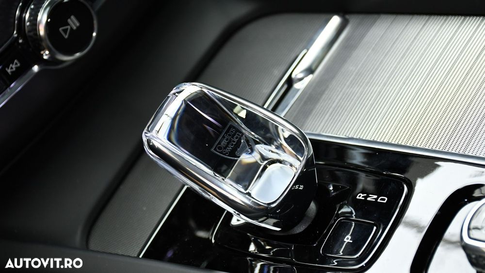 Volvo XC 60 B4 D AWD Plus Dark - 18