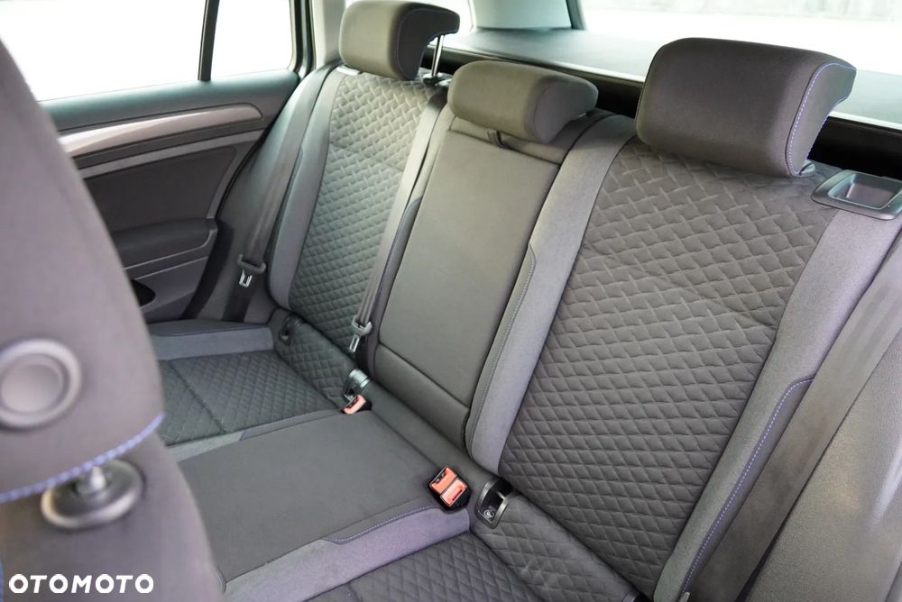Volkswagen Golf - 15
