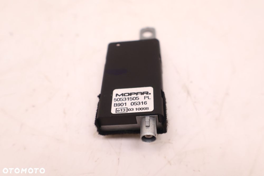 JEEP RENEGADE WZMACNIACZ ANTENY 50531505 - 2
