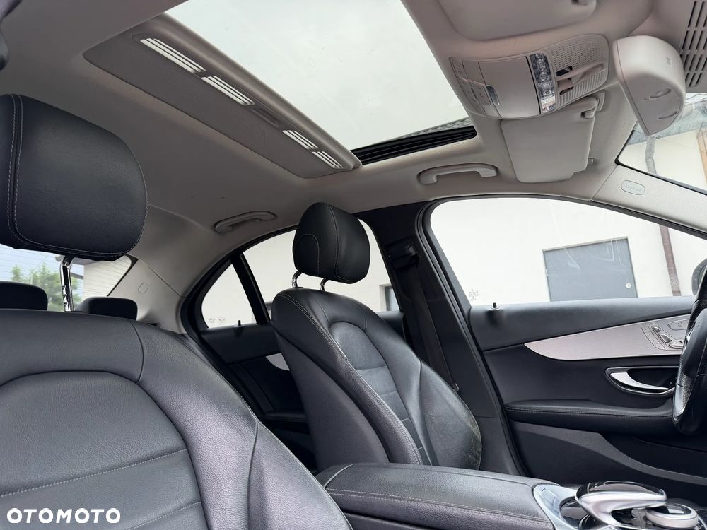 Mercedes-Benz Klasa C 200 7G-TRONIC Exclusive - 23