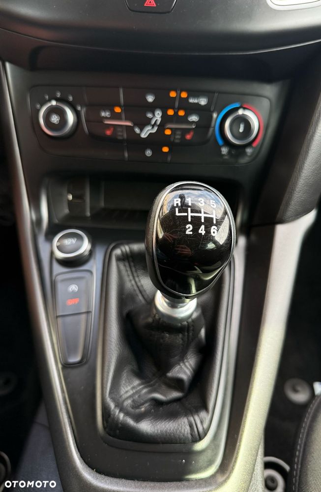Ford Focus 1.0 EcoBoost Trend Sport - 25