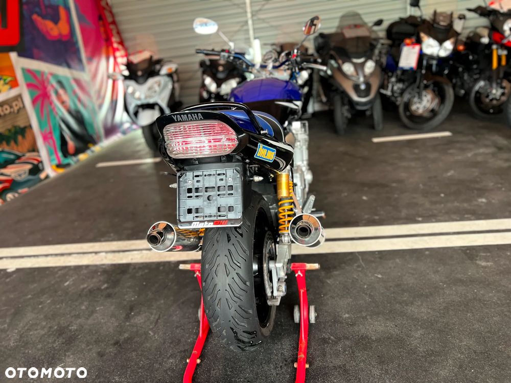 Yamaha XJR - 17