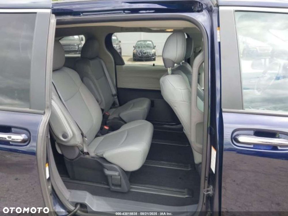 Toyota Sienna - 15