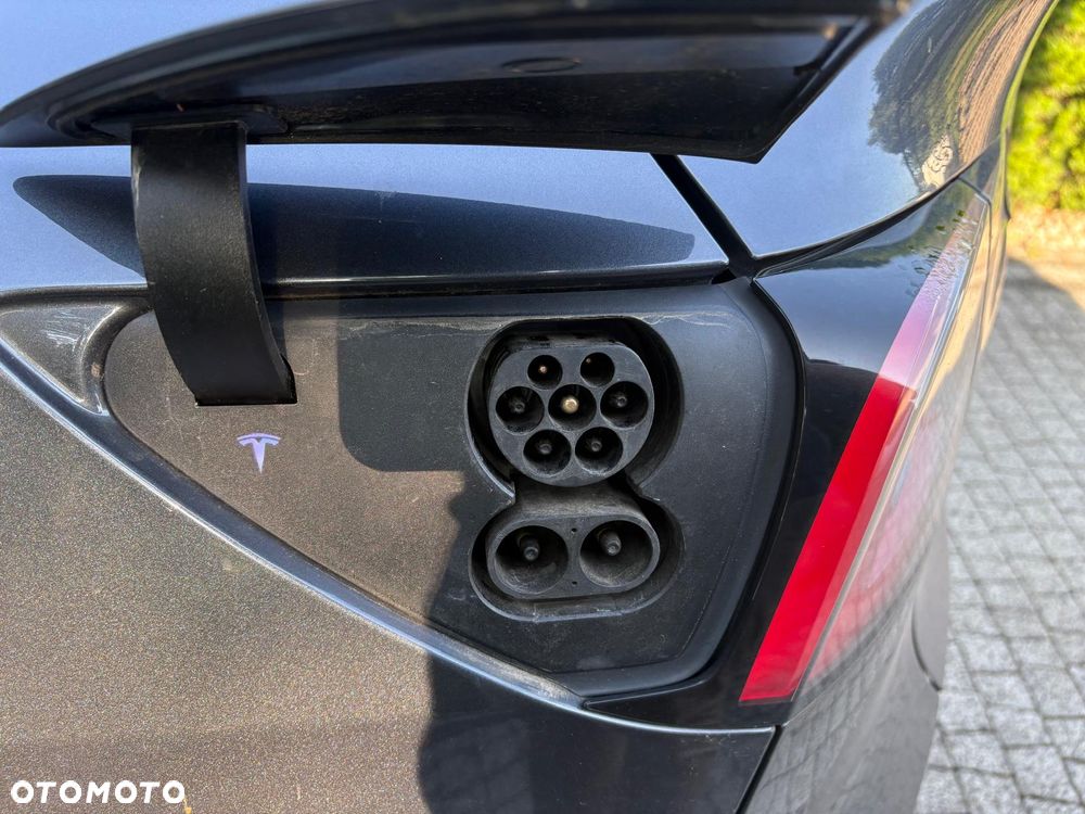 Tesla Model Y RWD - 9