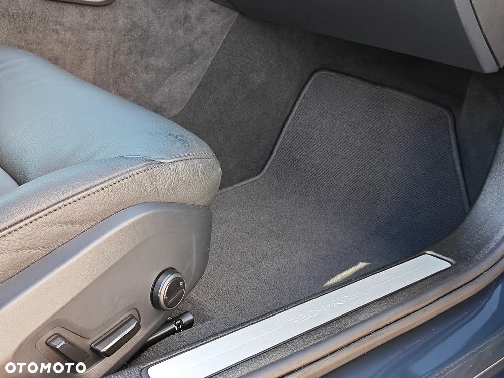 Volvo S60 T8 Recharge AWD Plus Dark - 22