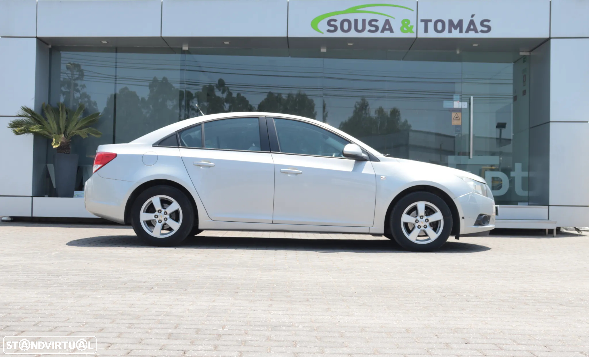 Chevrolet Cruze 1.6 LS - 5