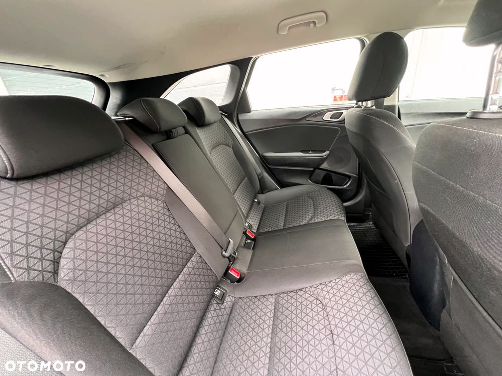 Kia Ceed 1.6 CRDi SCR M - 18