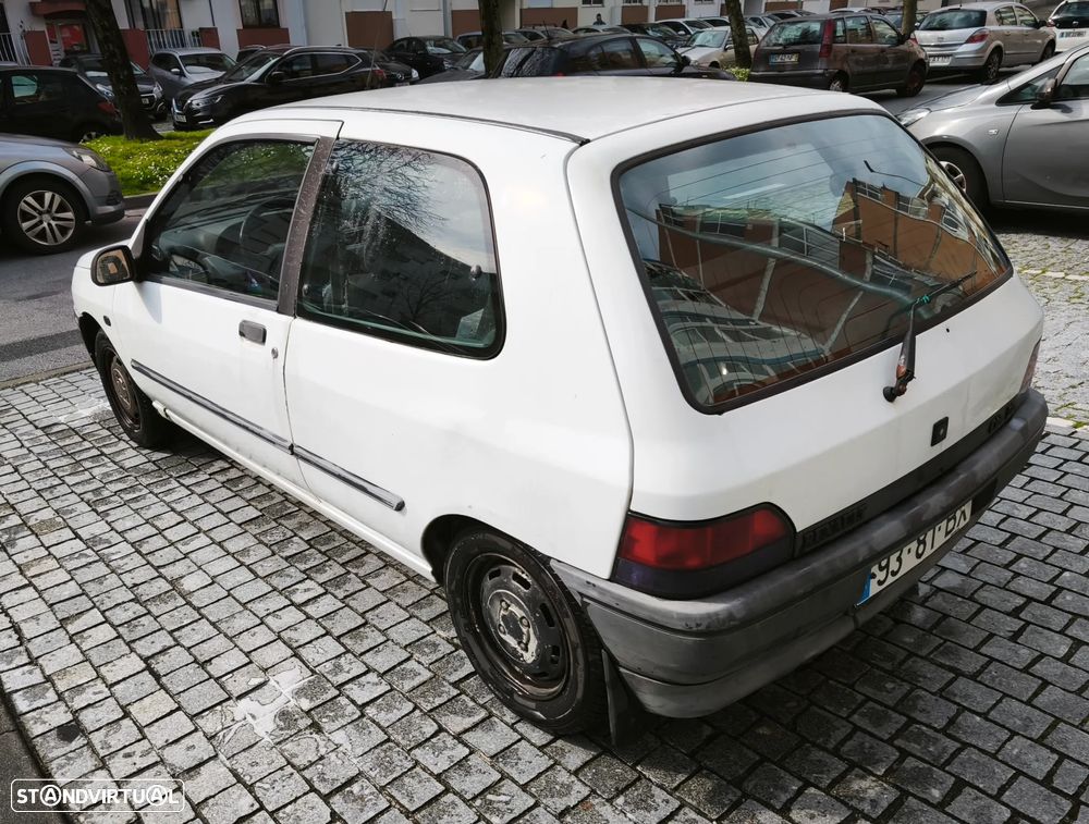 Renault Clio - 6